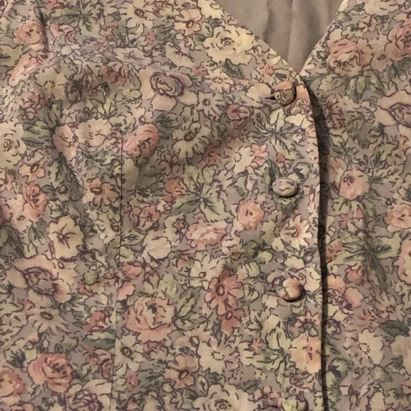 Vintage Laura Ashley lilac floral print prairie cottage dress. Size 8. - Picture 4 of 14